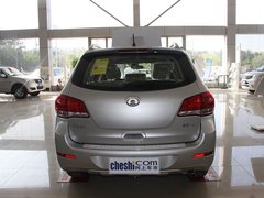 2011款 2.0L 手动 汽油两驱尊贵型 5座