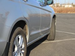 2011款 2.0L 手动 汽油两驱尊贵型 5座