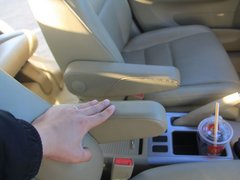 2011款 2.0L 手动 汽油两驱尊贵型 5座