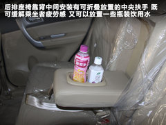 2011款 2.0T 手动 柴油两驱尊贵型 5座