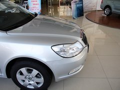 2012款 1.6 自动 逸俊版