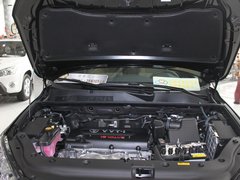 一汽丰田  RAV4 2.0 AT 发动机局部特写