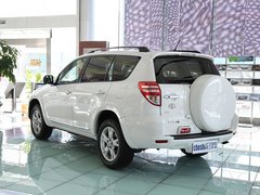 一汽丰田  RAV4 2.4 AT 车辆左后45度视角