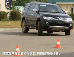 2011款 3.0 自动 运动导航版7座