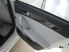 2011款 1.6L 自动 豪华型