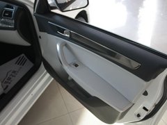 2011款 1.6L 自动 豪华型