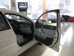 2011款 1.6L 自动 豪华型