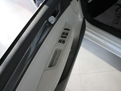 2011款 1.6L 自动 豪华型