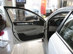 2011款 1.6L 自动 豪华型