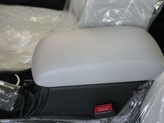 2011款 1.6L 自动 豪华型