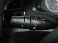 2011款 1.6L 自动 豪华型
