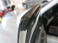 2011款 1.6L 自动 豪华型