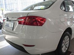 2011款 1.6L 自动 豪华型