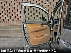 郑州日产  帅客 2.0 AT