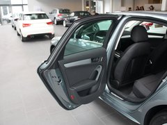 2012款 2.0 TFSI CVT 标准型