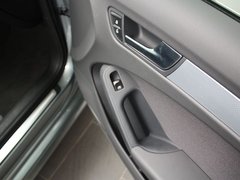2012款 2.0 TFSI CVT 标准型