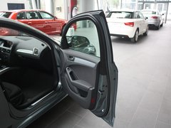 2012款 2.0 TFSI CVT 标准型