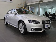 一汽奥迪  A4L 2.0 TFSI CVT 车辆右侧45度角