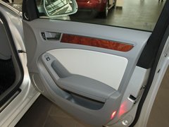 2012款 2.0 TFSI CVT 豪华型