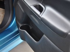 2012款 2.0L CVT 两驱炫逸导航版5座