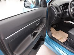 2012款 2.0L CVT 两驱炫逸导航版5座