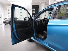 2012款 2.0L CVT 两驱炫逸导航版5座