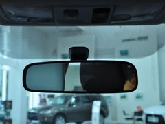 2012款 2.0L CVT 两驱炫逸导航版5座