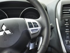 2012款 2.0L CVT 两驱炫逸导航版5座