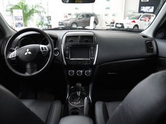 2012款 2.0L CVT 两驱炫逸导航版5座