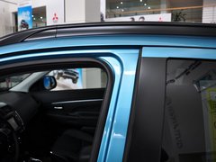 2012款 2.0L CVT 两驱炫逸导航版5座