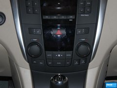 2011款 2.4 手动 两驱标准版