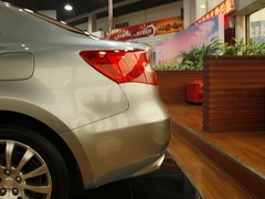 2011款 2.4 CVT 两驱标准版