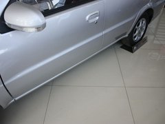 2011款 1.0L MT 标准型 国四