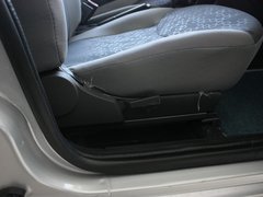 2011款 1.0L MT 标准型 国四
