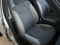 2011款 1.0L MT 标准型 国四