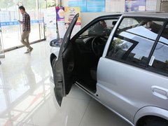 2011款 1.0L MT 标准型 国四