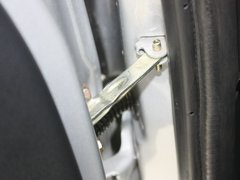 2011款 1.0L MT 标准型 国四
