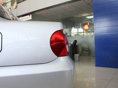 2011款 1.0L MT 标准型 国四