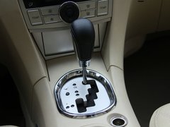 2012款 2.0 DVVT 自动 豪华型