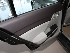 2012款 1.8L 自动 舒适版