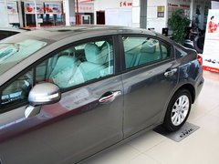 2012款 1.8L 自动 舒适版
