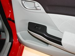 2012款 1.8L 自动 舒适版
