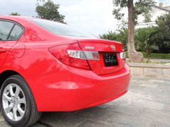 2012款 1.8L 自动 豪华版