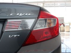 2012款 1.8L 自动 豪华版