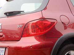 2011款 1.6L 手动 Cross
