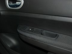 2011款 1.6L 手动 Cross