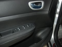 2011款 1.6L 手动 Cross