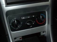 2011款 1.6L 手动 Cross