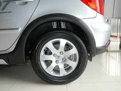 2011款 1.6L 手动 Cross