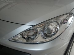 2011款 1.6L 手动 Cross